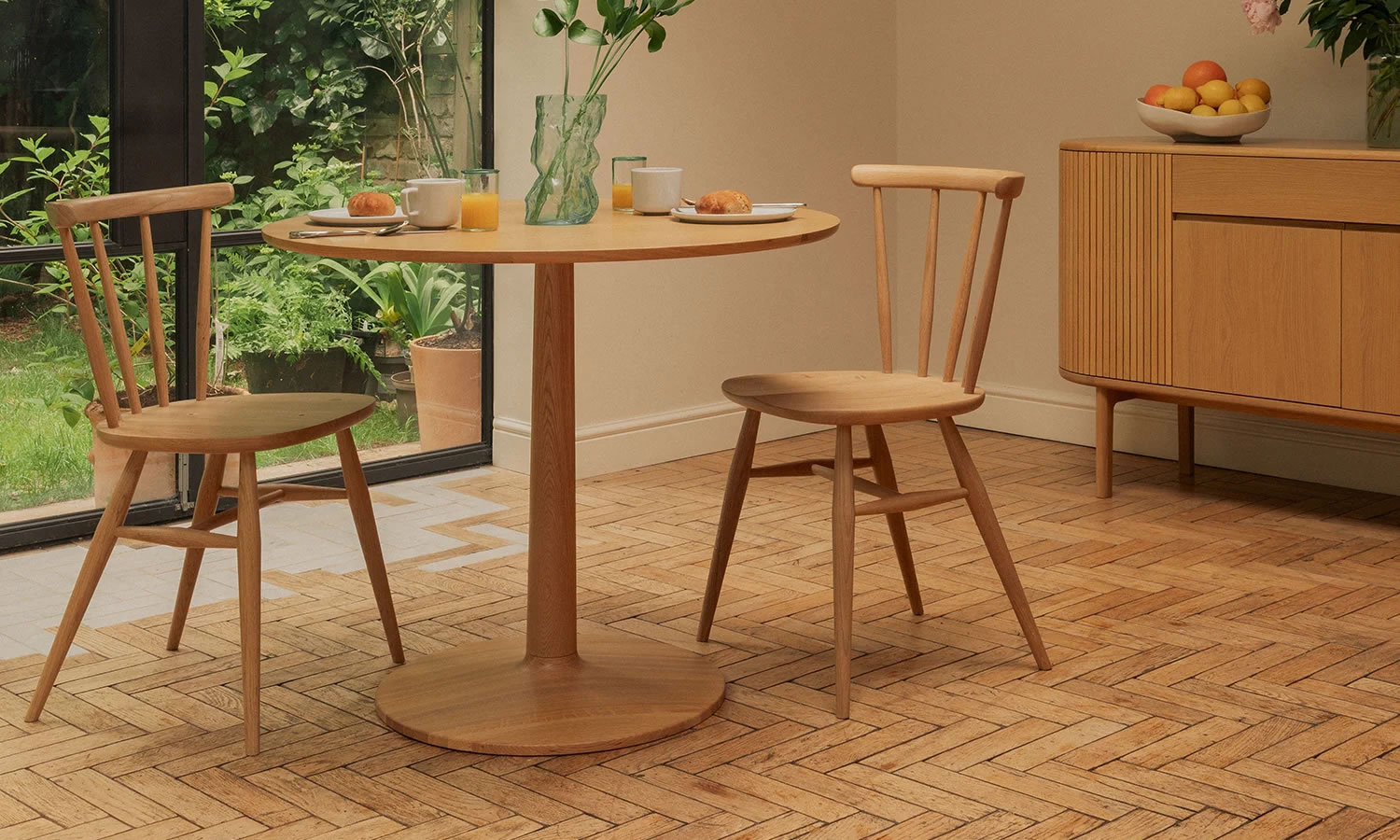 Ercol Heritage Chair Lifestyle.jpg 